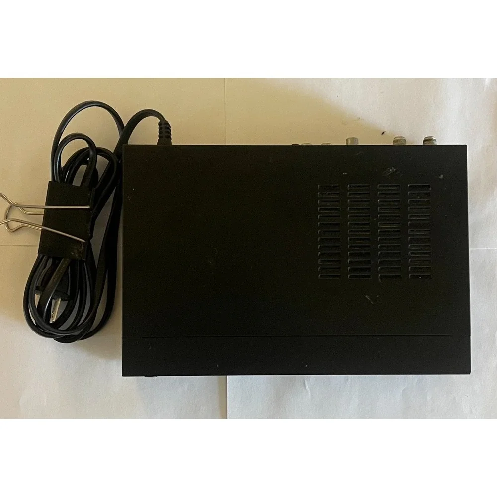 Digital TV Converter Box: Apex DT250, Perfect Condition With Cords, No Remote!